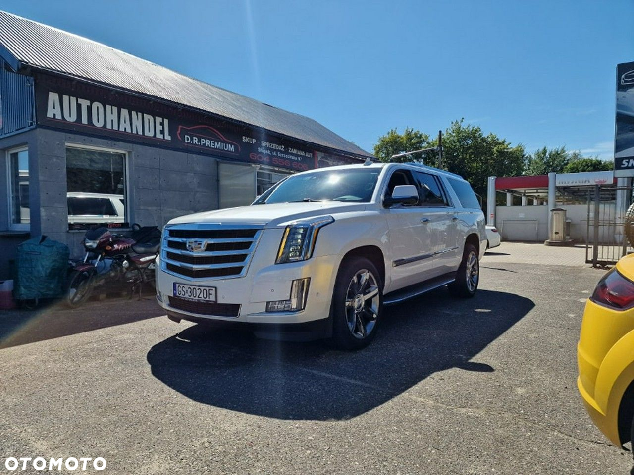 Cadillac Escalade - 4