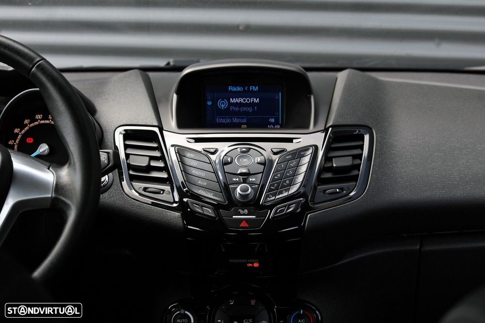 Ford Fiesta 1.0 EcoBoost Titanium - 11