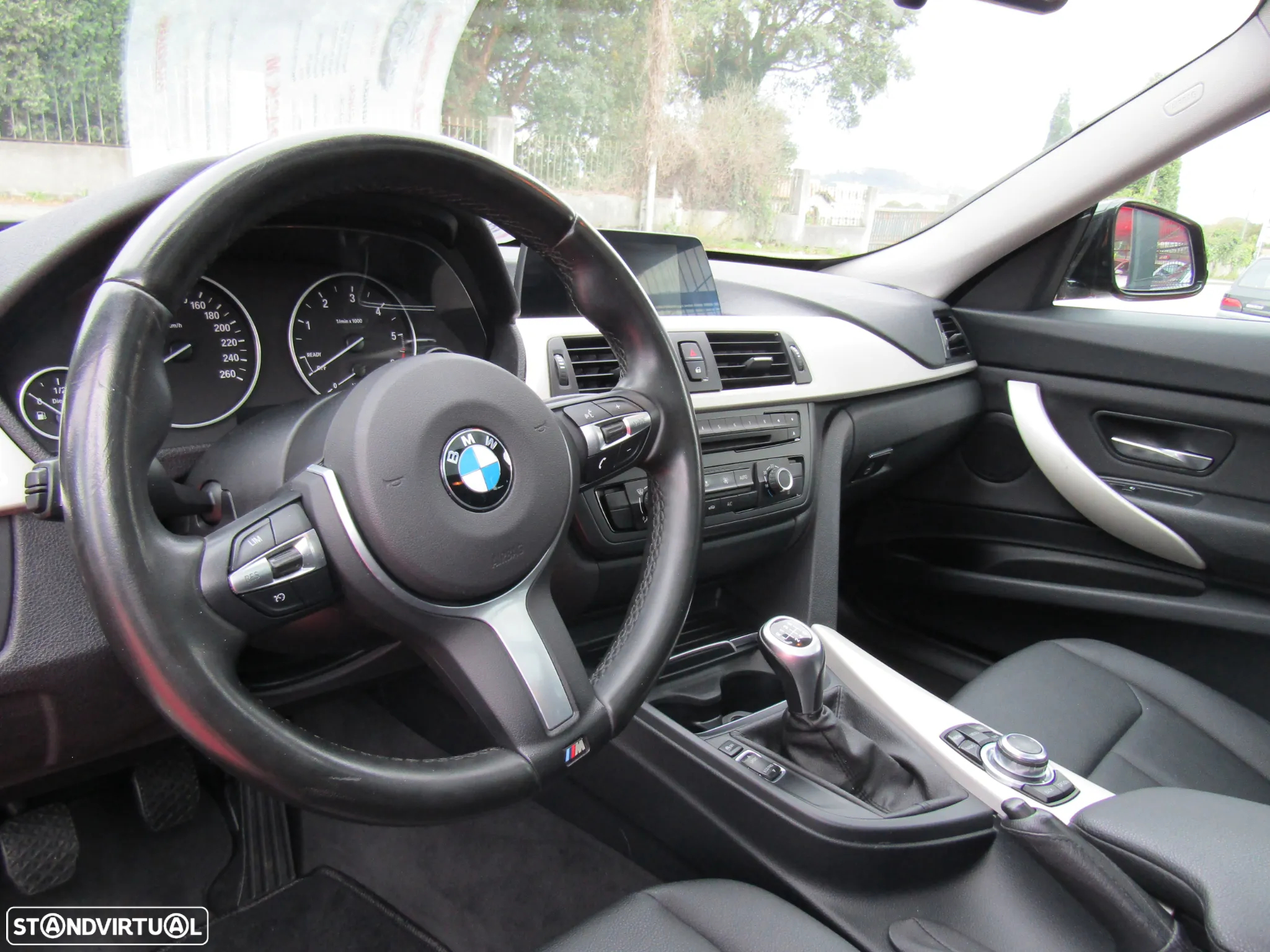 BMW 318 Gran Turismo d Pack M - 9