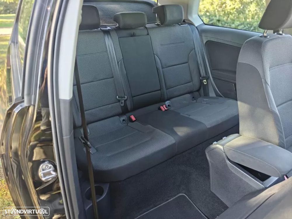 VW Golf 1.6 TDi Trendline BlueMotion - 17