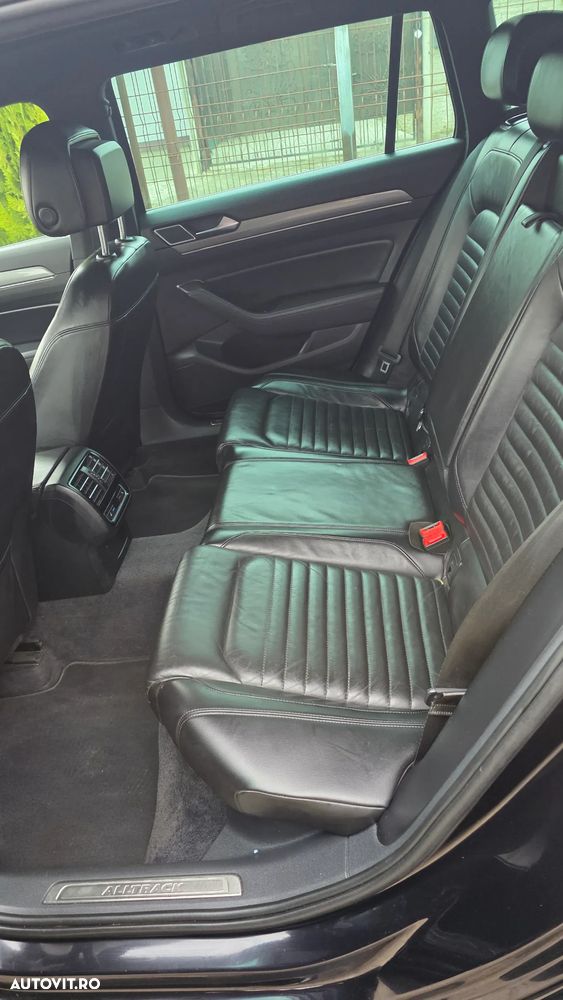 Volkswagen Passat Variant 2.0 TDI SCR 4Motion DSG Alltrack - 16