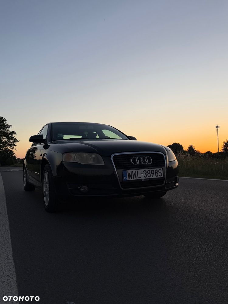 Audi A4 Limousine - 4