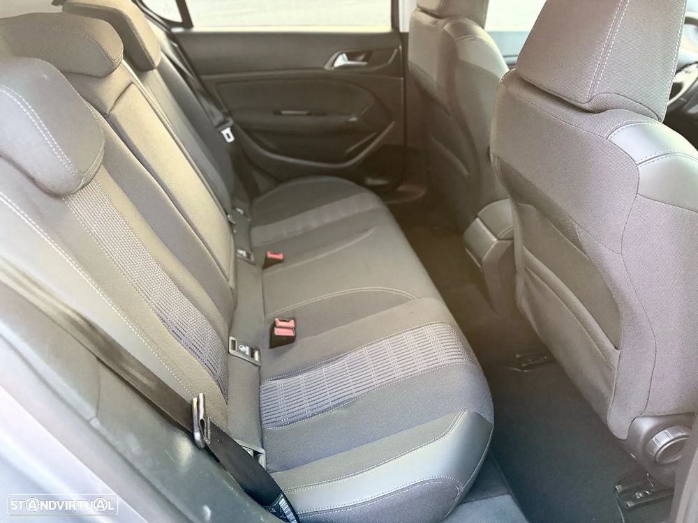 Peugeot 308 1.2 PureTech Allure EAT8 - 11
