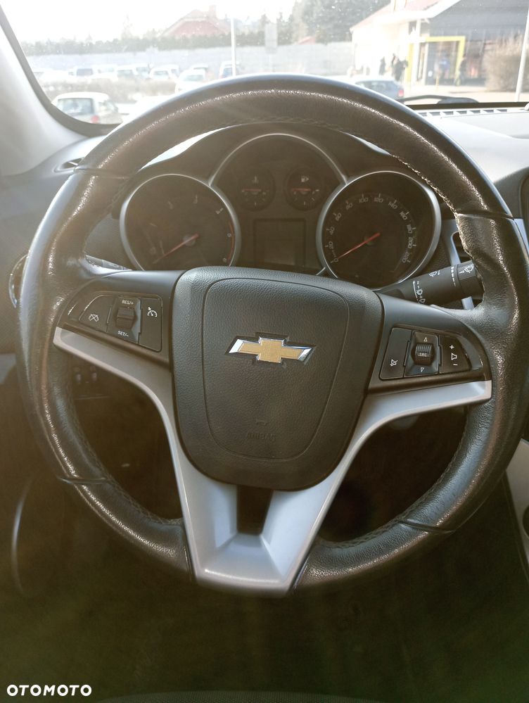 Chevrolet Cruze - 11