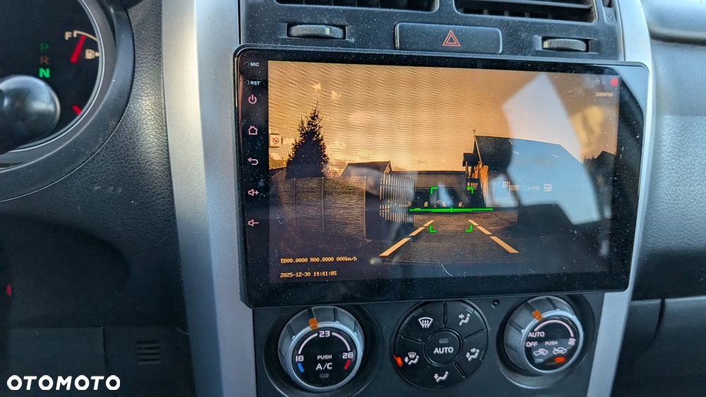 Suzuki Grand Vitara 2.0 De luxe - 20