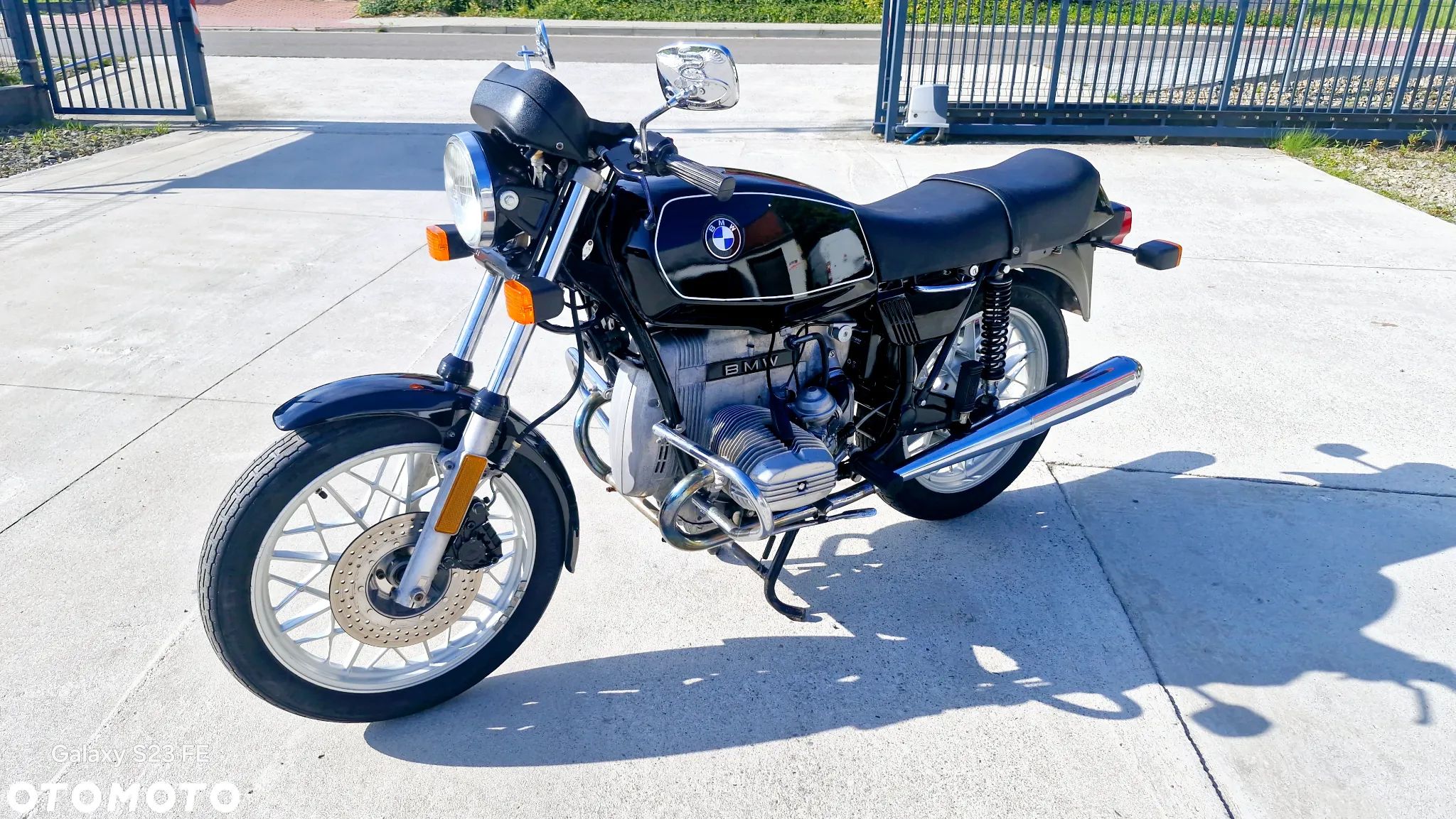 BMW R - 1