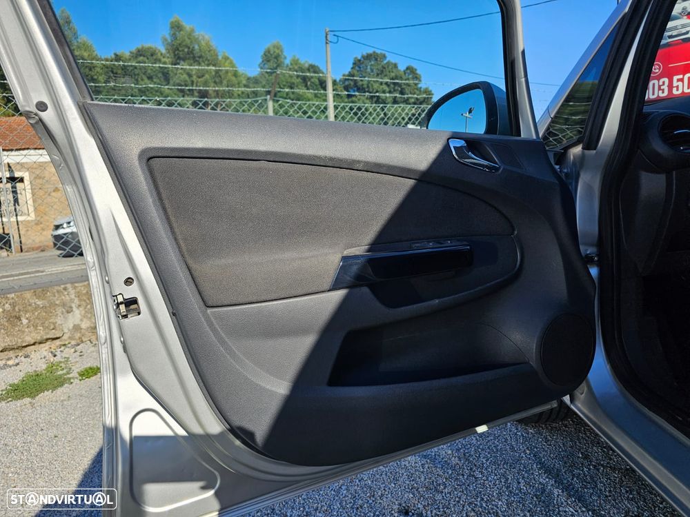 Opel Corsa 1.2 Cosmo - 17
