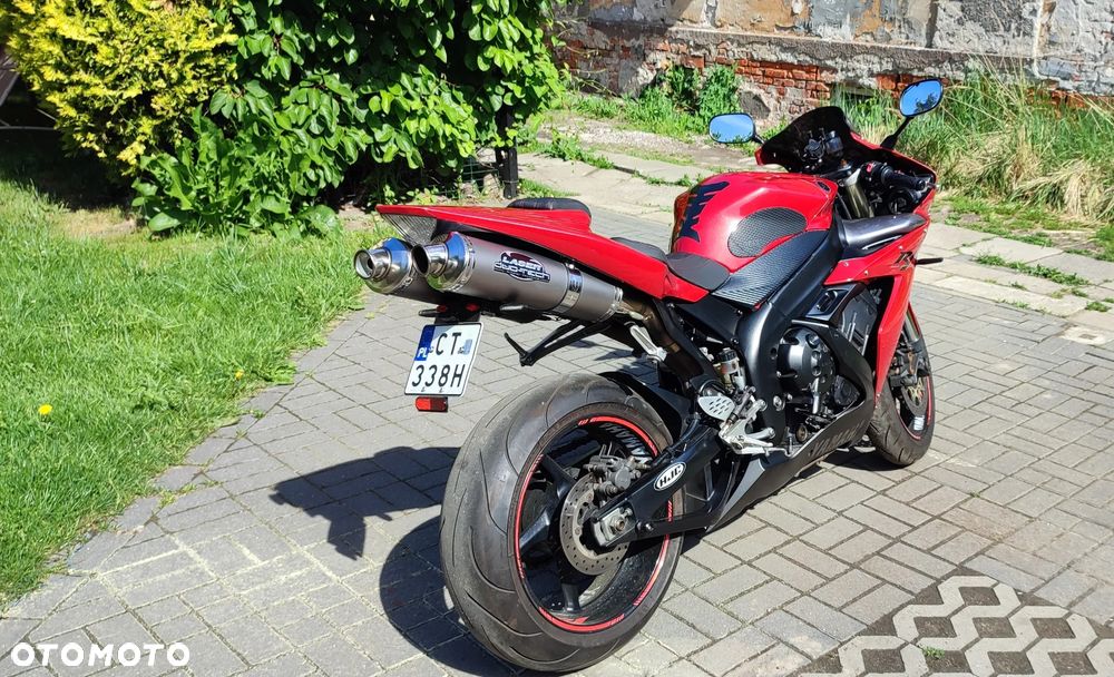 Yamaha R1 - 7