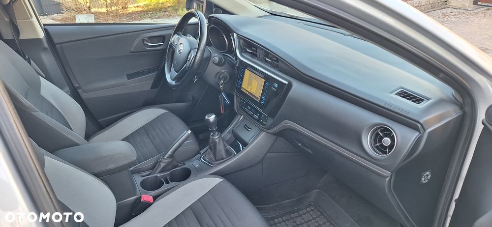 Toyota Auris 1.4 D-4D Premium Comfort - 11