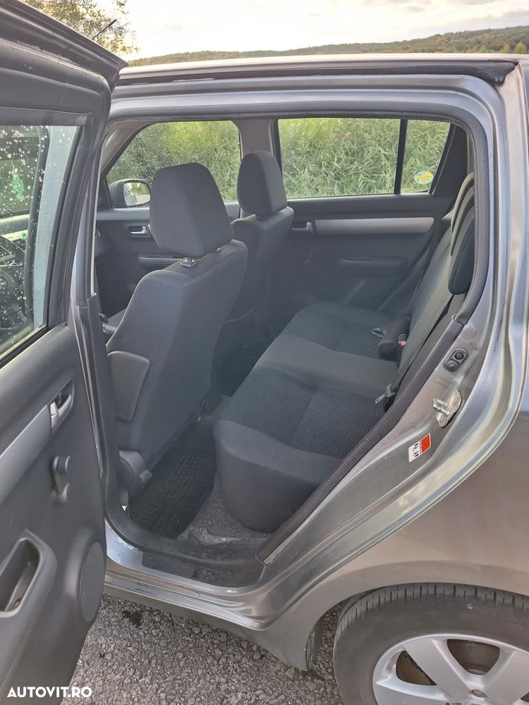 Suzuki Swift 1.3 DDiS Comfort - 10