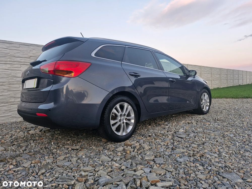 Kia Ceed - 11