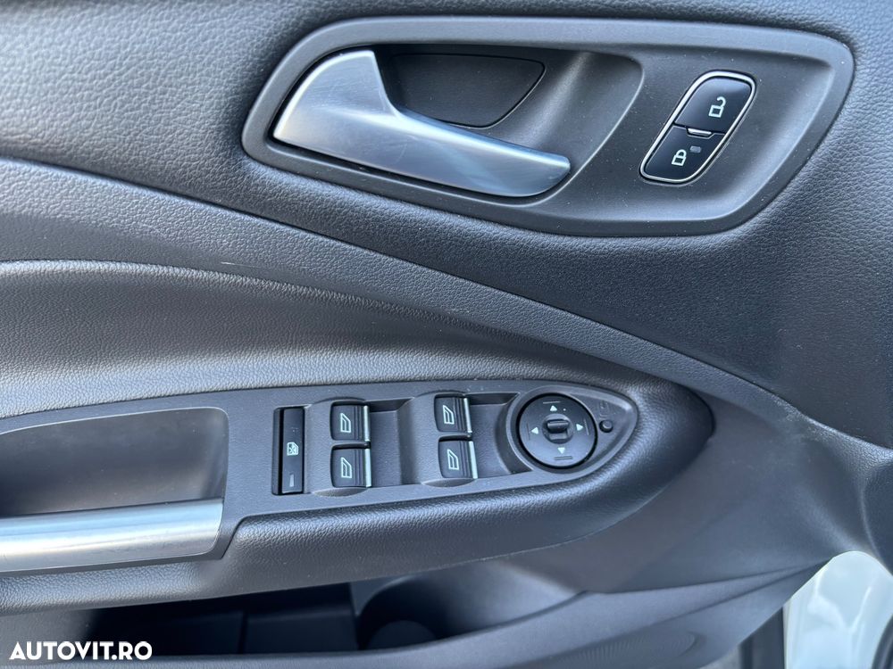 Ford Kuga 1.5 TDCi 2WD Powershift Titanium - 10