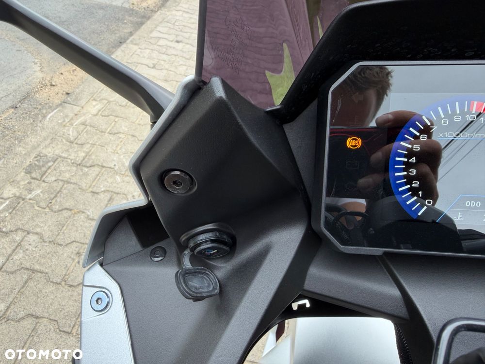 Suzuki GSX - 9
