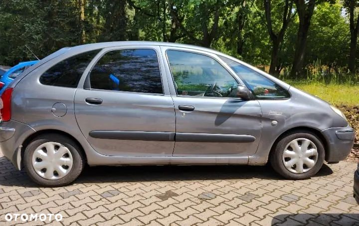 Citroën Xsara Picasso 2.0 Exclusive - 1