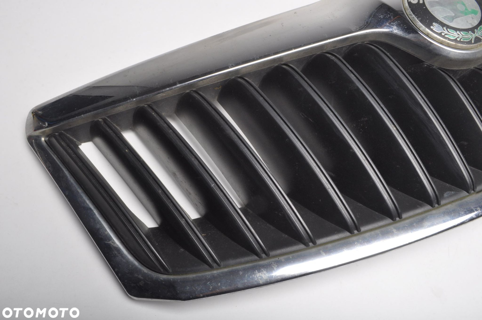 SKODA OCTAVIA II ATRAPA GRIL GRILL 1Z0853651C - 2