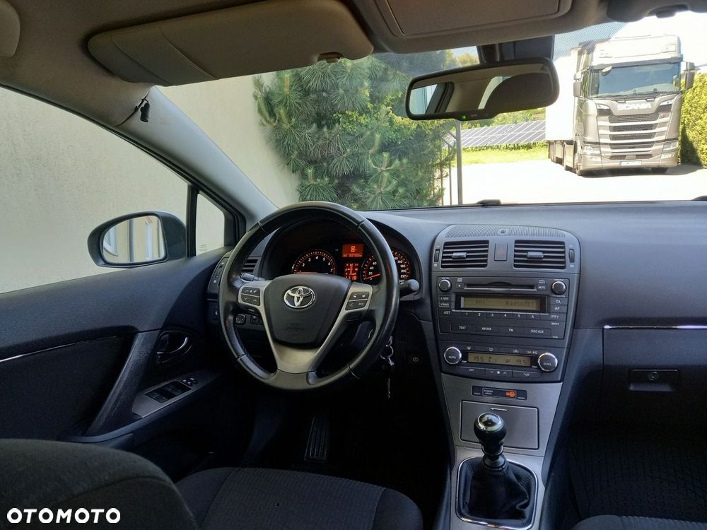 Toyota Avensis 1.8 Premium - 20