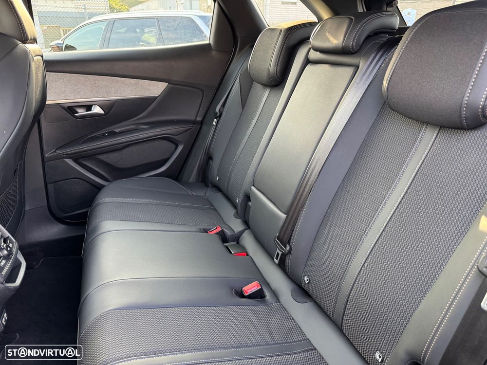 Peugeot 3008 1.2 PureTech GT EAT8 - 14