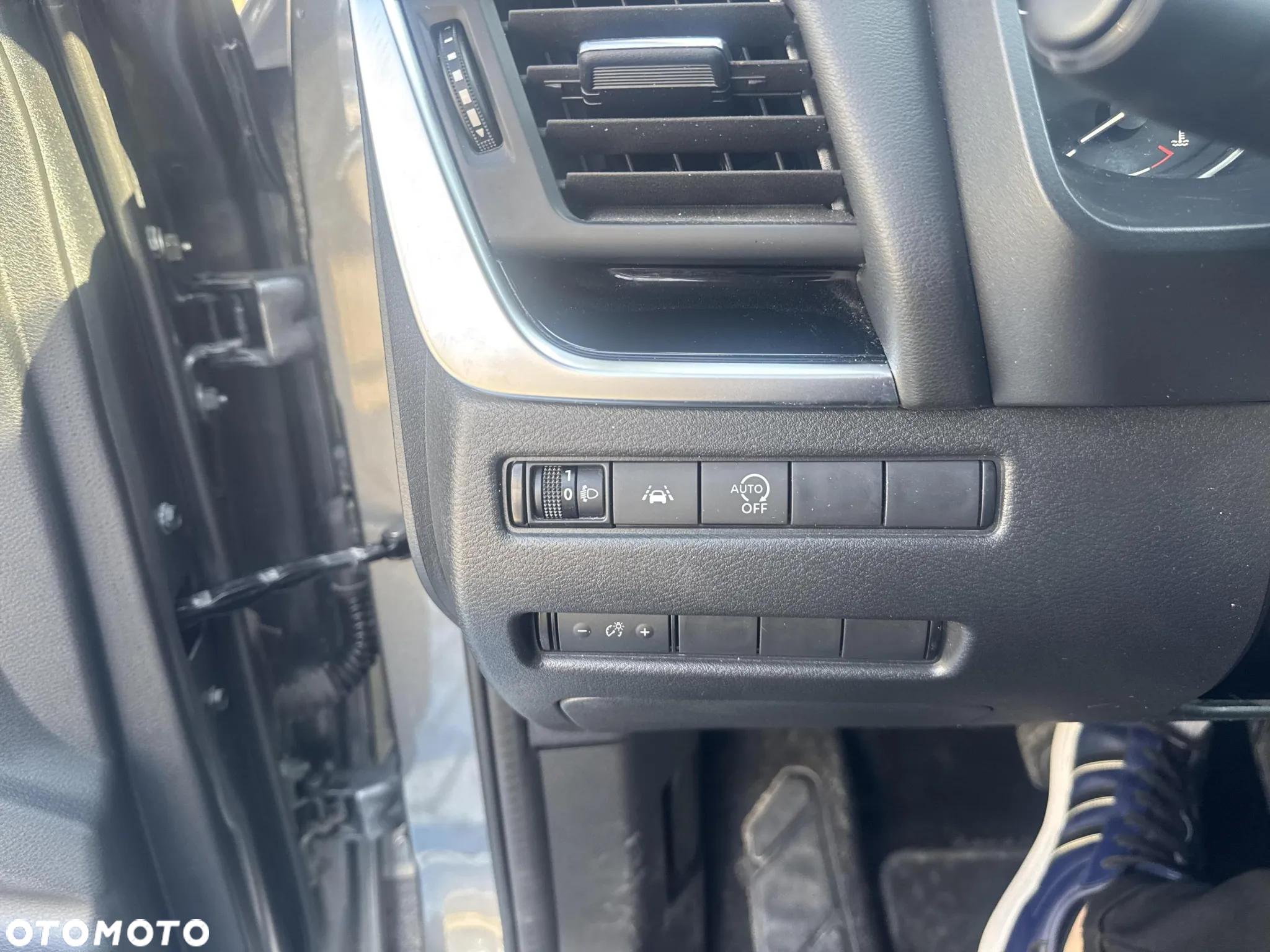 Nissan Qashqai 1.3 DIG-T mHEV N-Connecta Xtronic - 13