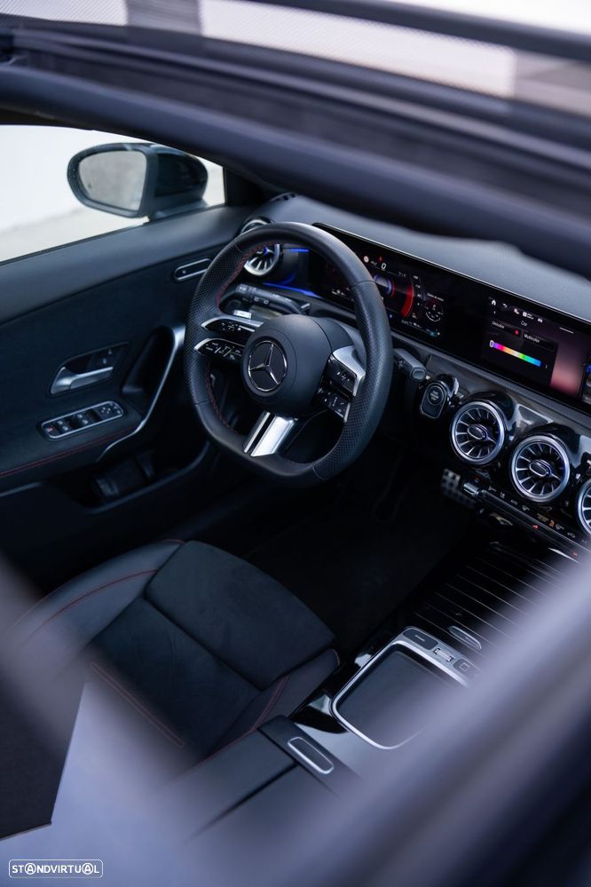 Mercedes-Benz A 250 e 8G-DCT AMG Line - 2