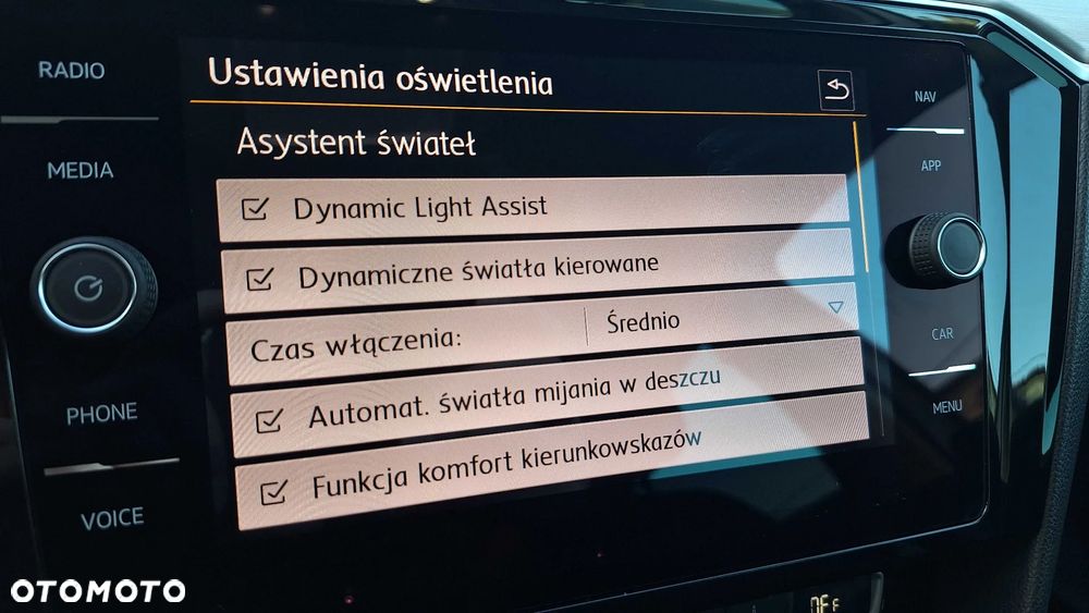 Volkswagen Passat - 36