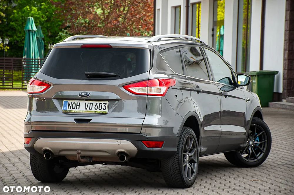 Ford Kuga 2.0 TDCi 2x4 Titanium - 16