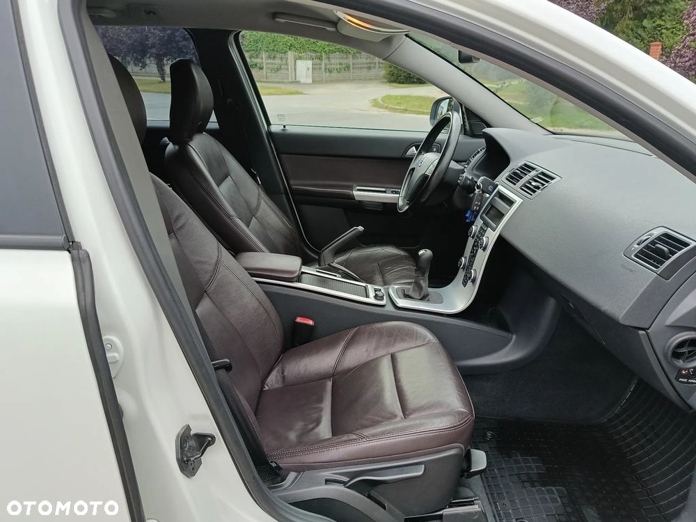 Volvo V50 D2 R-Design - 27