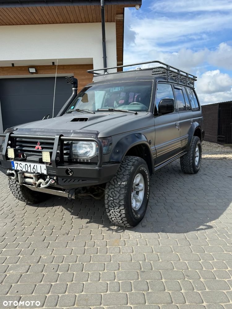 Mitsubishi Pajero - 2