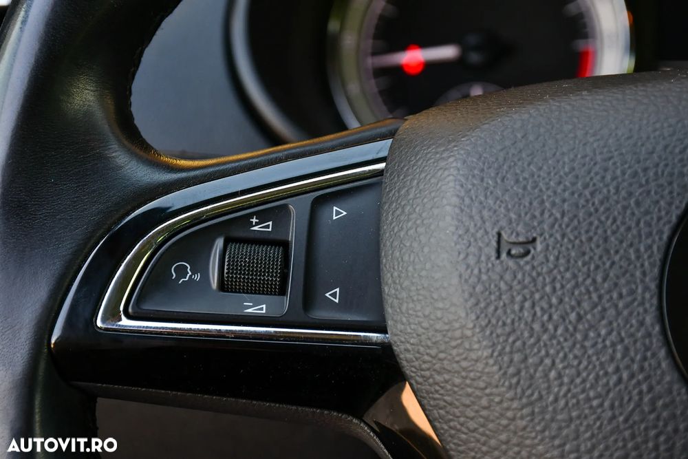 Skoda Octavia 1.6 TDI DSG Ambition - 14
