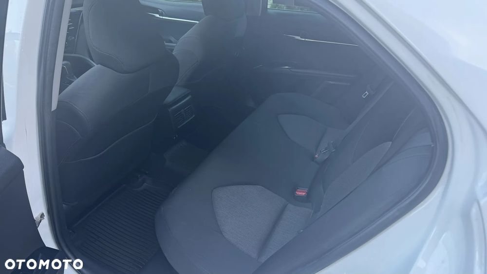 Toyota Camry 2.5 Hybrid Comfort CVT - 12