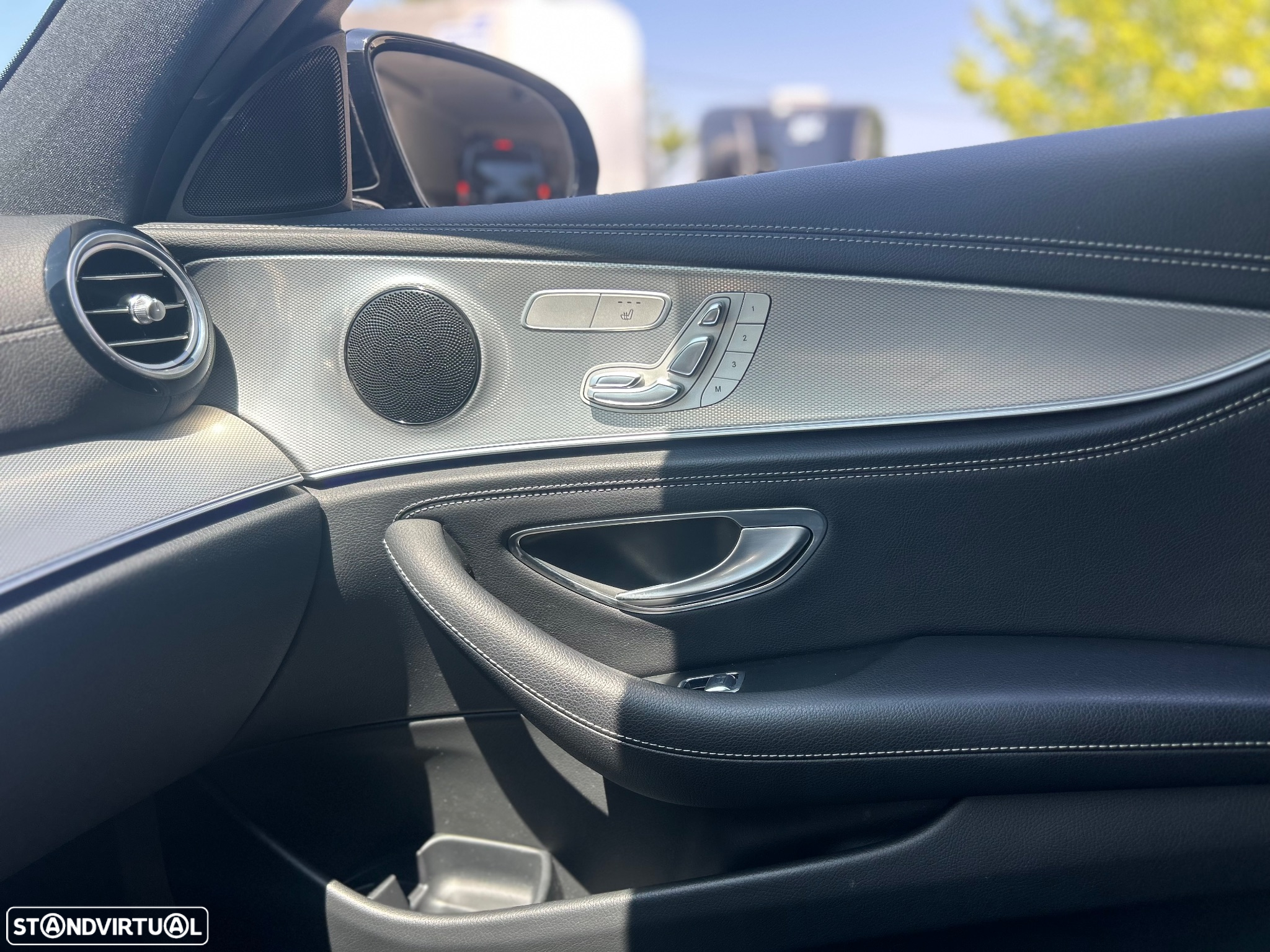 Mercedes-Benz E 300 de AMG Line - 18