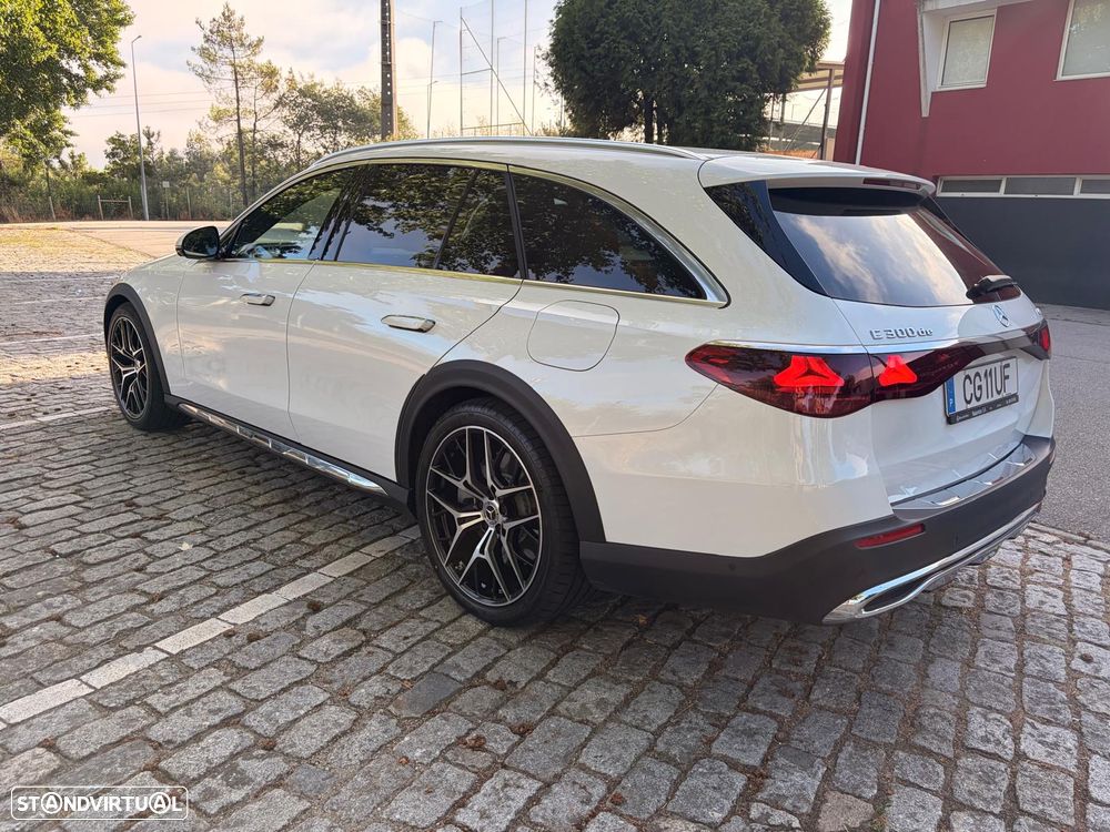 Mercedes-Benz E 300 - 4