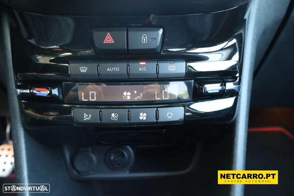 Peugeot 2008 PureTech 130 GT Pack - 23