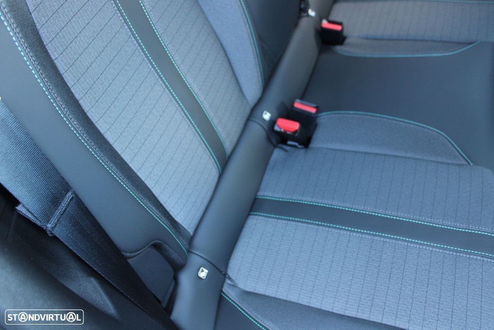 Peugeot e-2008 50 kWh Allure Pack - 29