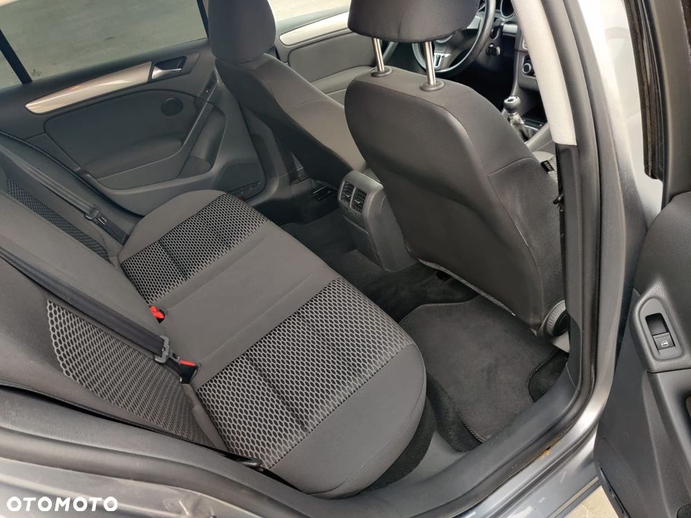 Volkswagen Golf 2.0 TDI DPF Comfortline - 17