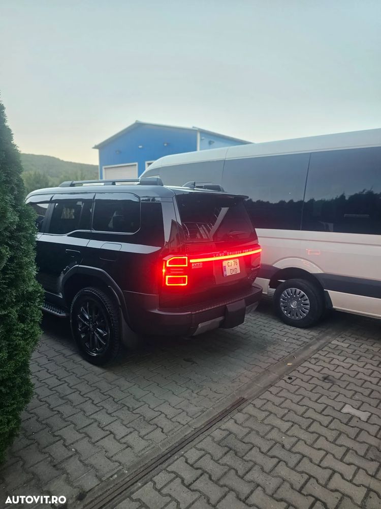 Toyota Land Cruiser 250 - 2