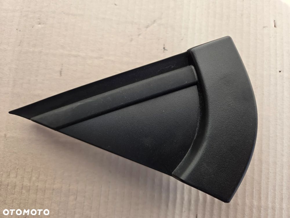Trójkąt osłona błotnika prawa Citroen C3 III 9813323780 - 1