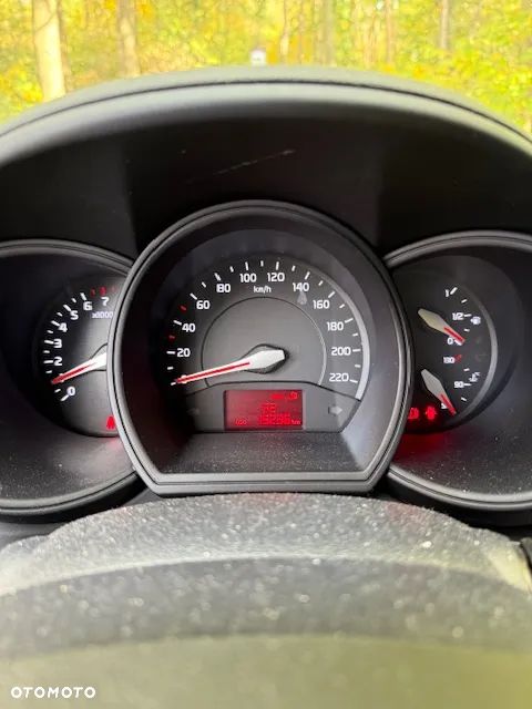Kia Rio - 7