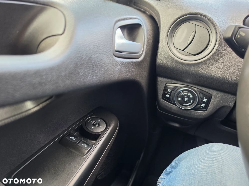 Ford Tourneo Courier 1.5 TDCi Trend - 13