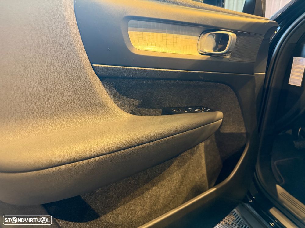 Volvo XC 40 T4 Recharge DKG Ultimate Bright - 16