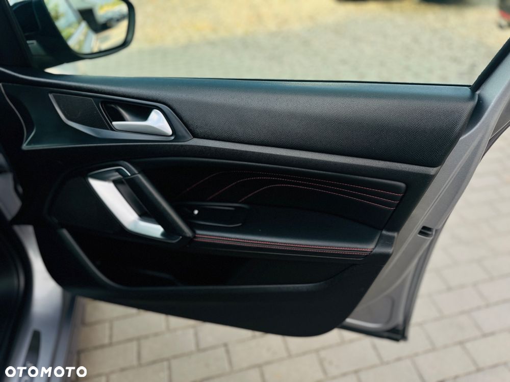 Peugeot 308 BlueHDi FAP 130 Stop & Start GT - 17