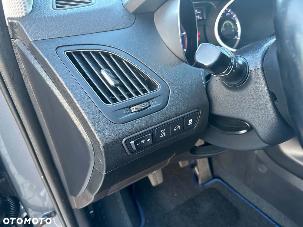 Hyundai ix35 2.0 CRDi 4WD Fifa World Cup Silver Edition - 11