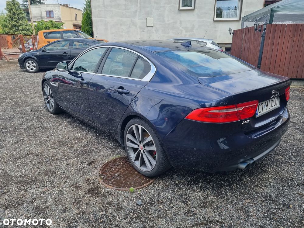 Jaguar XE 2.0 D AWD Portfolio - 3