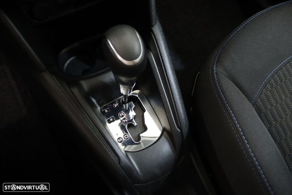 Peugeot 208 1.2 PureTech Signature EAT6 - 28