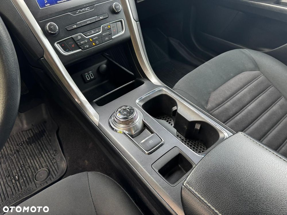 Ford Fusion - 13