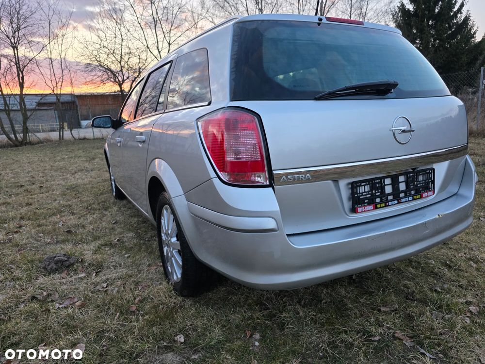 Opel Astra 1.7 CDTI DPF 150 Jahre - 11