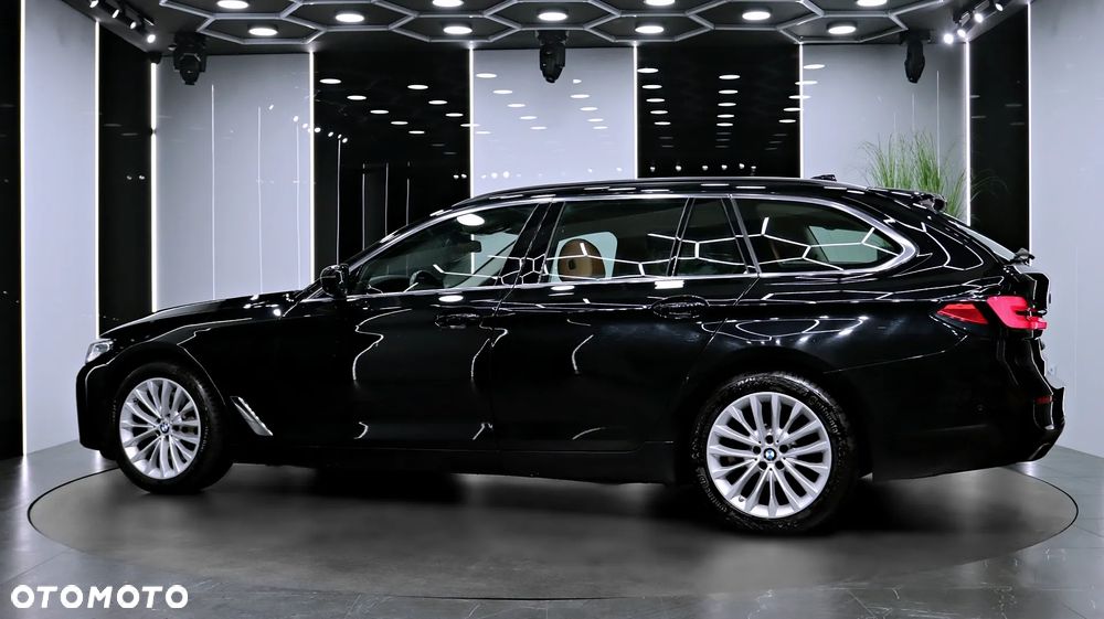 BMW Seria 5 530i GPF Luxury Line sport - 4