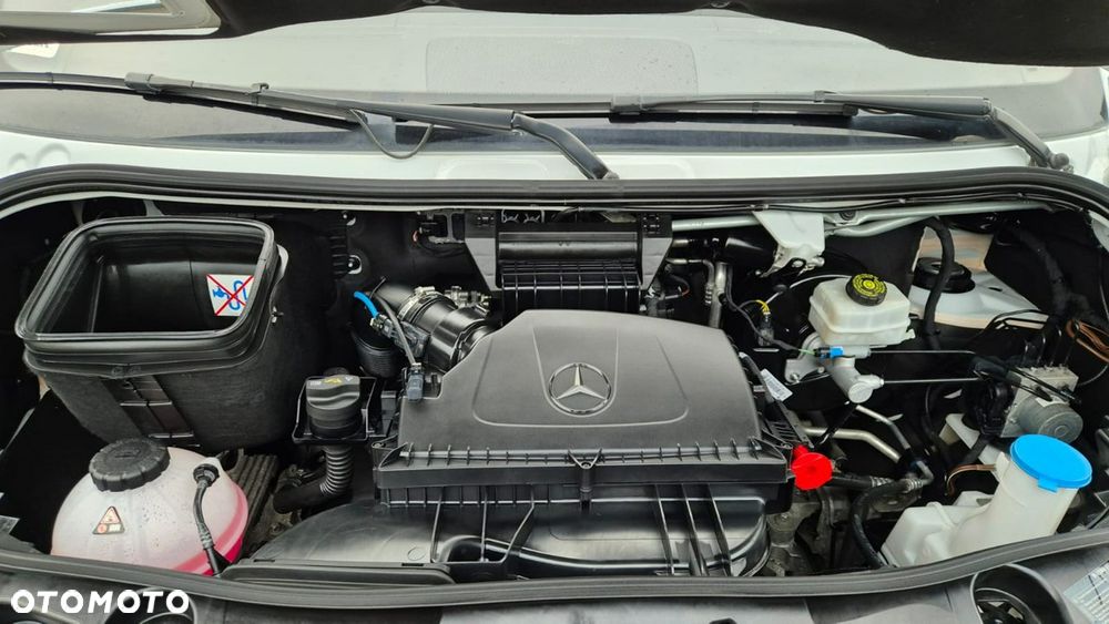 Mercedes-Benz Sprinter - 20
