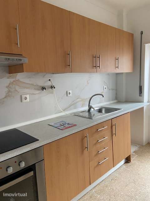 T1 Remodelado na Quinta da Lomba - Grande imagem: 2/12