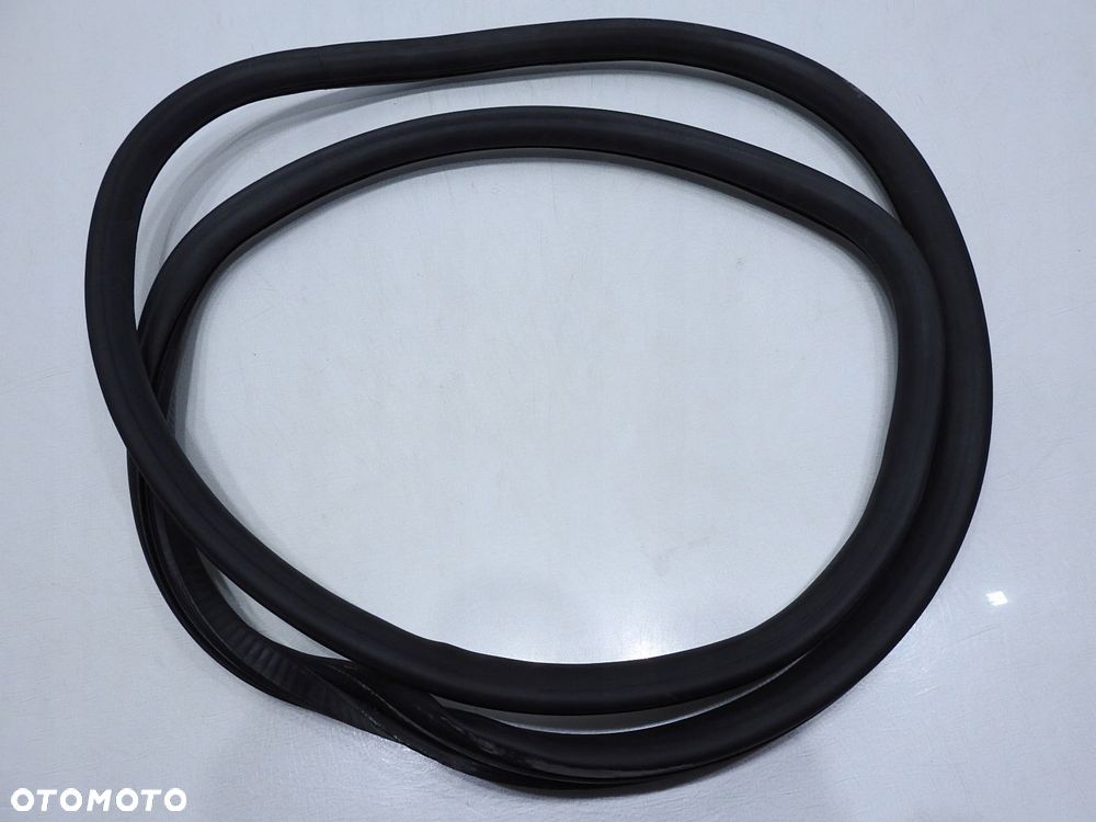 USZCZELKA DRZWI PRAWY TYŁ AUDI A6 C6 AVANT - 2