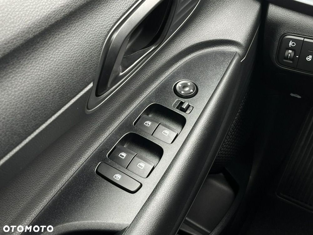 Hyundai i20 - 24